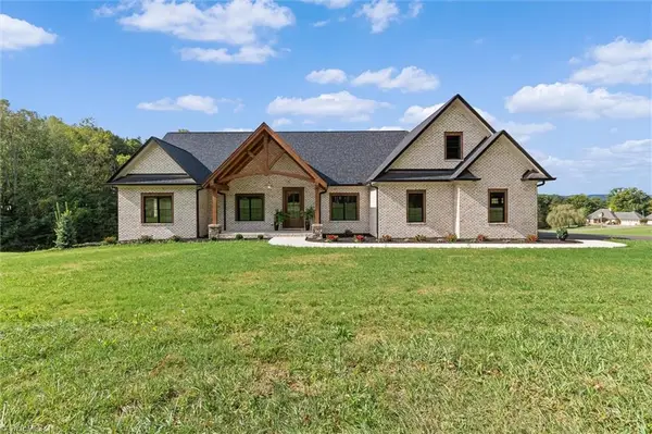 113 Stonecroft Road, Mount Airy, NC 27030