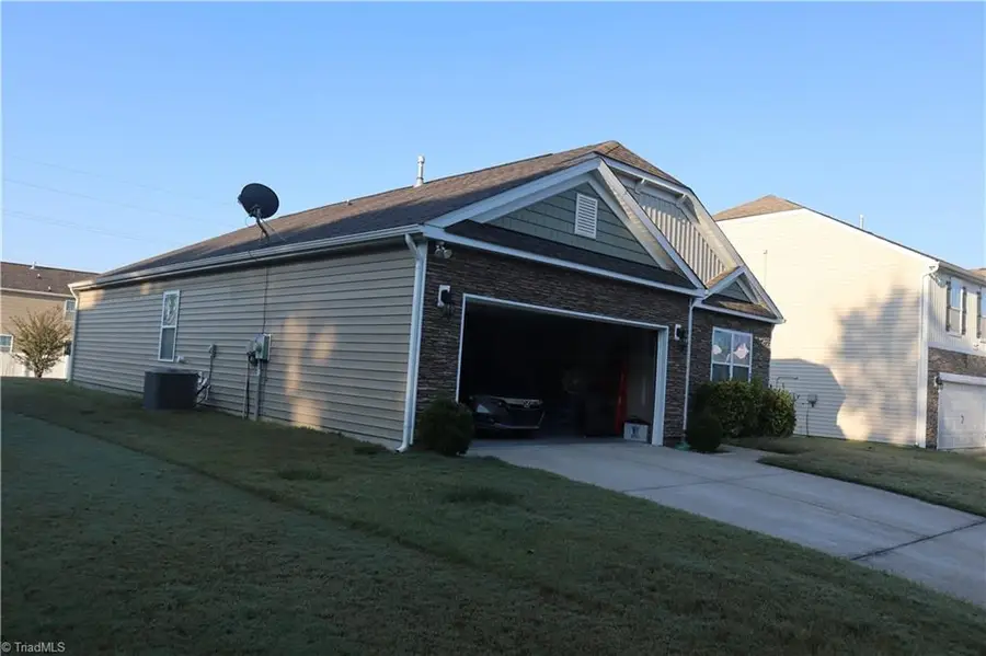 9032 Harwood Knoll Drive, Charlotte, NC 28214 - #2