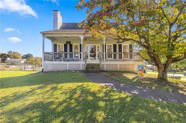 3130 Bethania Ridge Road, Pfafftown, NC 27040