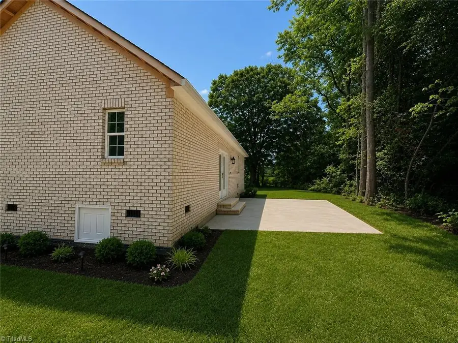 409 Nelson Street, Kernersville, NC 27284 - #2