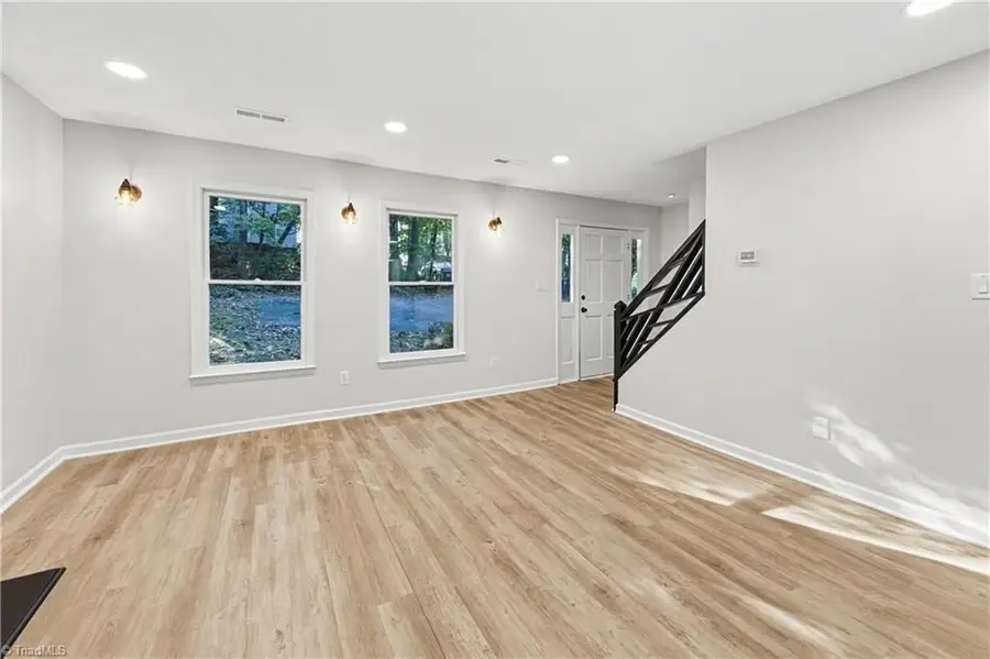 3299 Whitaker Court Nw, Winston Salem, NC 27106 - #3