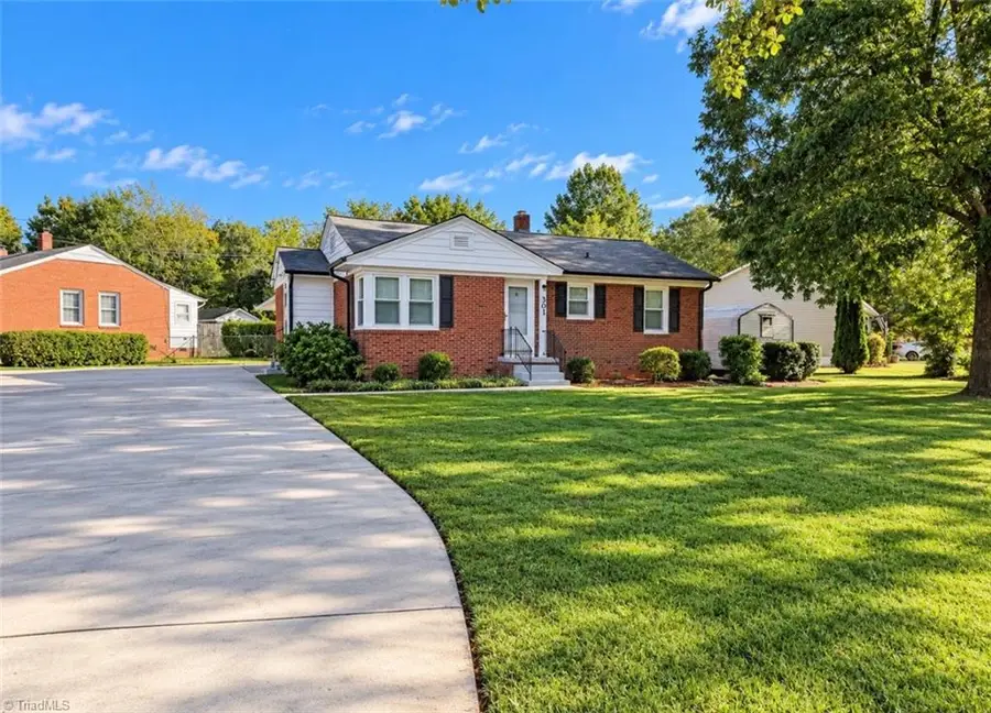 301 Hillside Drive, Lexington, NC 27295 - #3