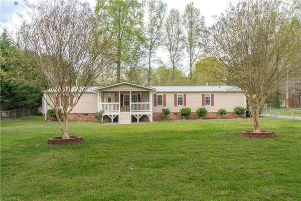 1007 High Rock Shores Drive, Lexington, NC 27292