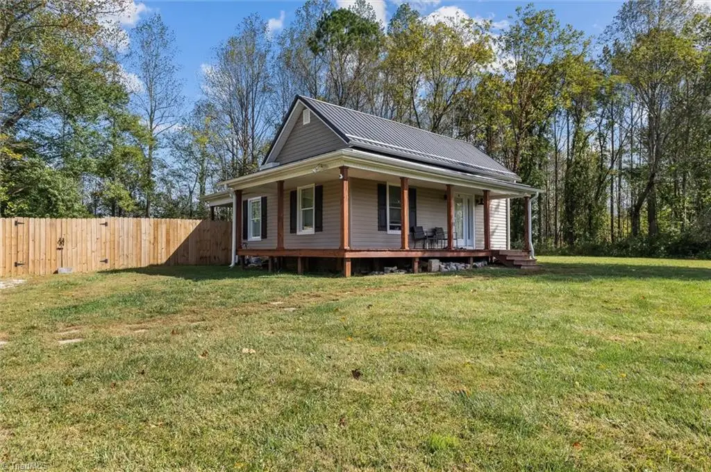 149 Lovers Lane, Mount Airy, NC 27030 - #1
