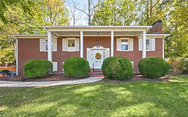 1812 Turfwood Drive, Pfafftown, NC 27040