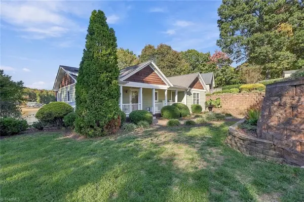 1332 Lake Drive 9, Lexington, NC 27292