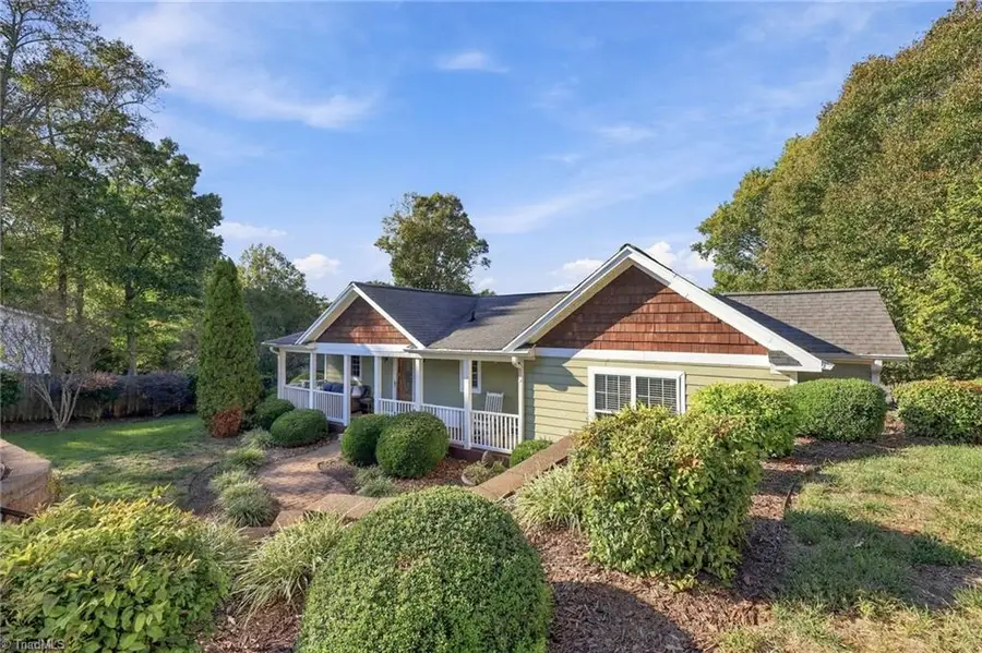 1332 Lake Drive 9, Lexington, NC 27292 - #2