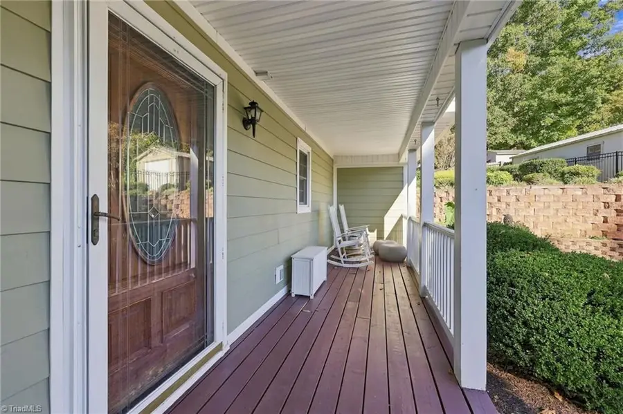 1332 Lake Drive 9, Lexington, NC 27292 - #3