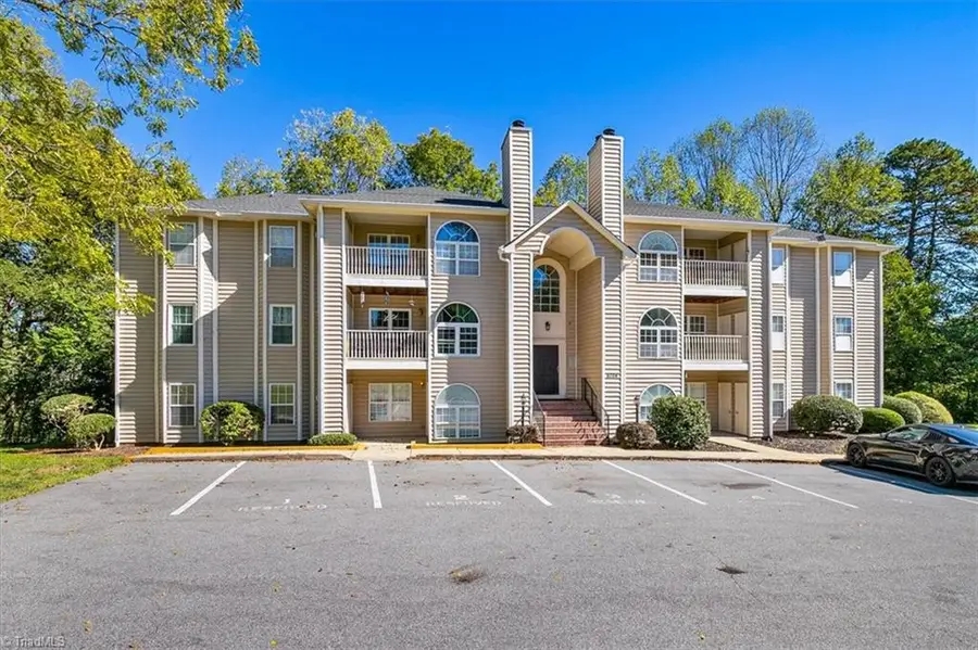 6704 W Friendly Avenue #4E, Greensboro, NC 27410 - #2
