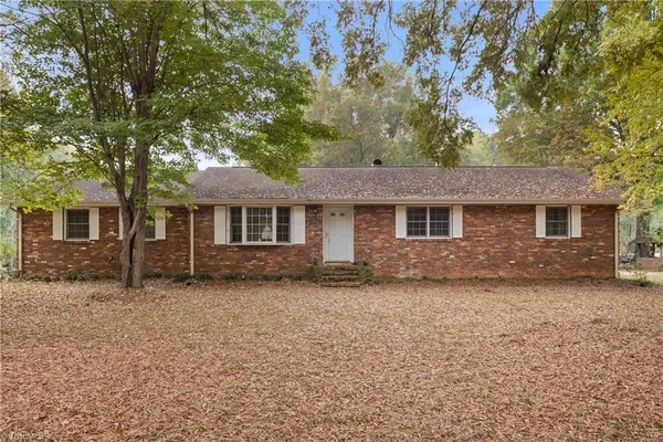 1516 Jonestown Road, Winston-Salem, NC 27103