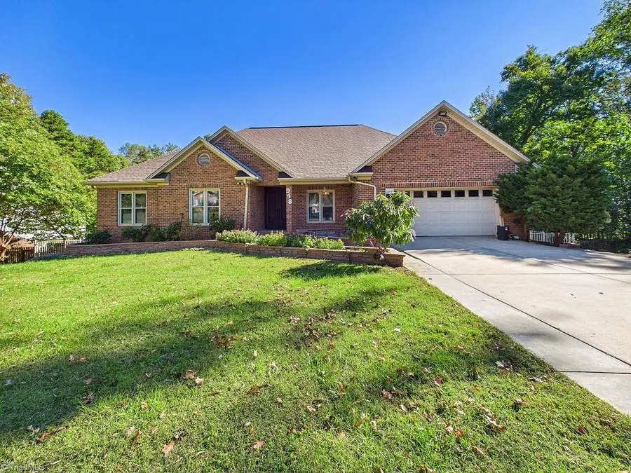 948 Aquaview Drive, Kernersville, NC 27284 - #2