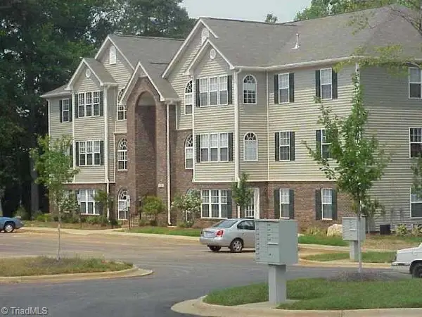 623 Scholastic Drive, Winston-Salem, NC 27106
