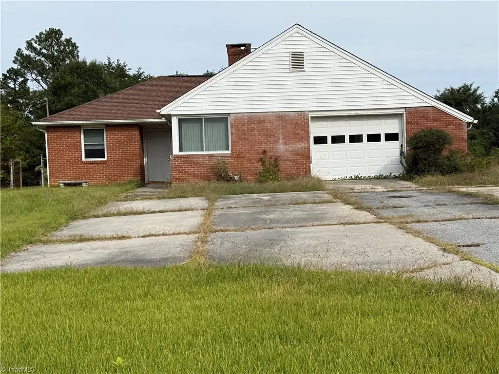 1660 W Lexington Avenue, High Point, NC 27262 - #1