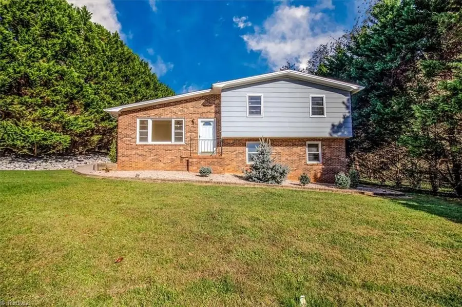 122 Old Childress Avenue, Mount Airy, NC 27030 - #2
