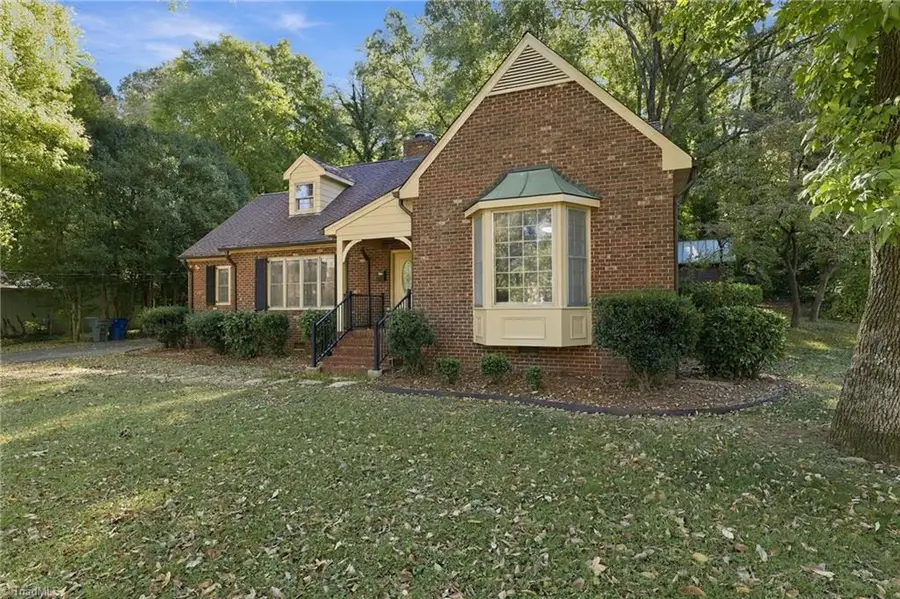 621 Paris Street, Graham, NC 27253 - #3