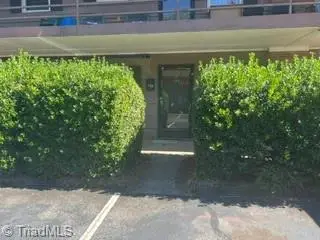 338 S Cherry Street #A, Kernersville, NC 27284