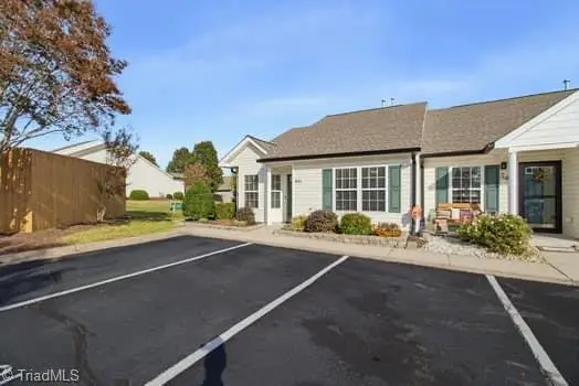 801 Bowen Lake Drive, Kernersville, NC 27284