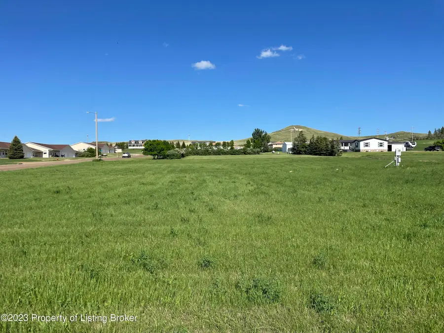 N 11th Avenue, Hettinger, ND 58639 - #2