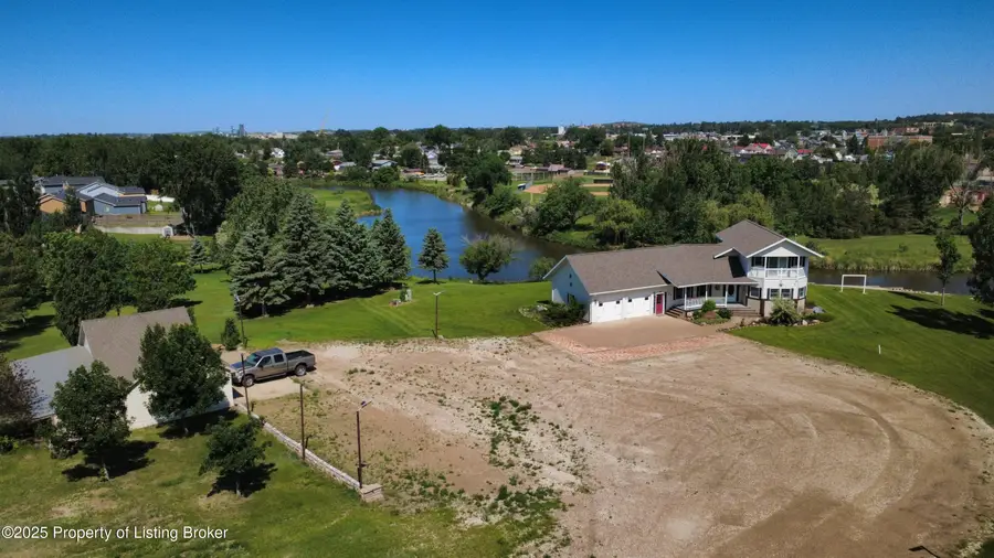 525 River Drive, Dickinson, ND 58601 - #2