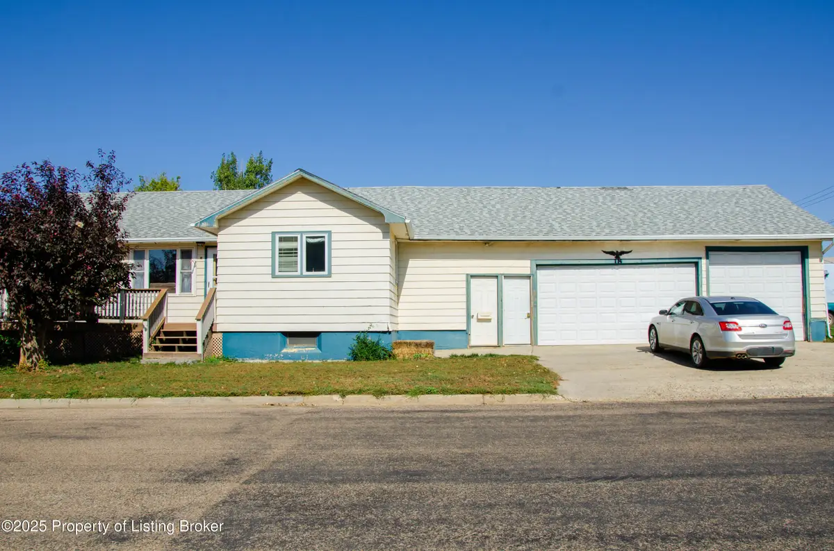 18 2nd Street, Bowman, ND 58623 - #1