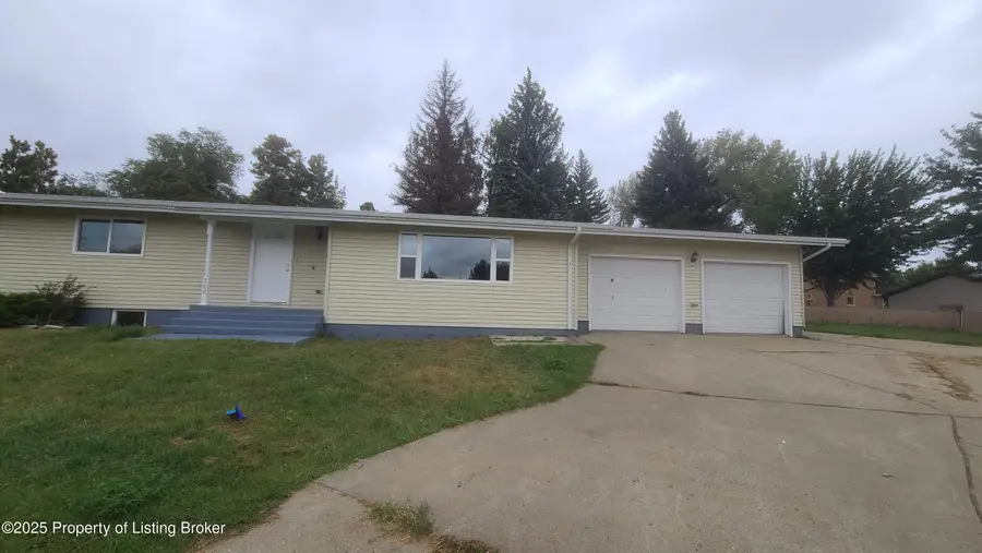 966 3rd Avenue, Dickinson, ND 58601 - #2