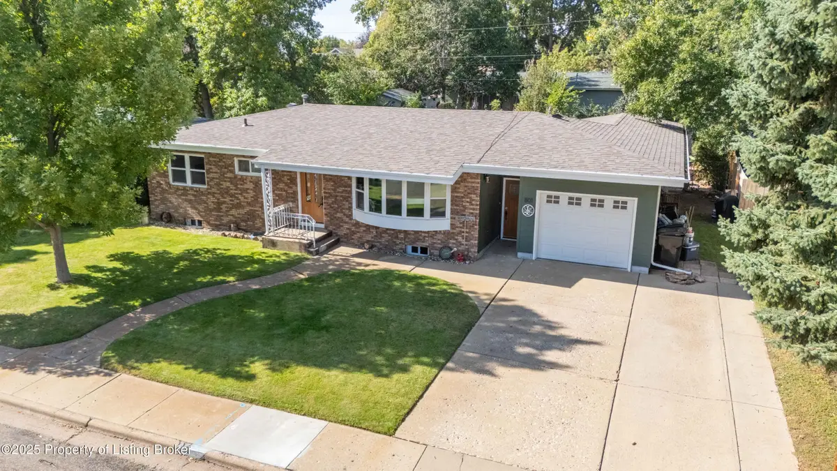 801 10th Avenue, Dickinson, ND 58601 - #1