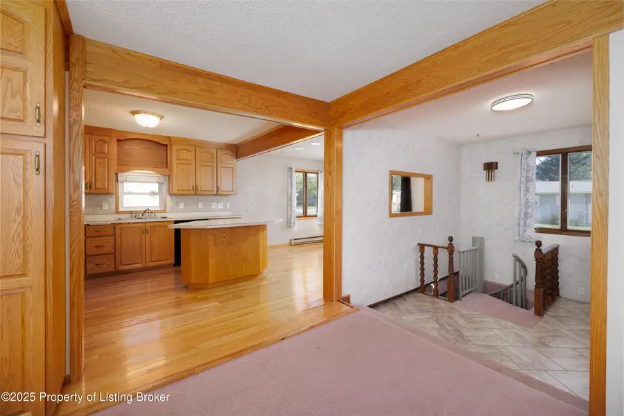 921 4th Avenue, Dickinson, ND 58601 - #3