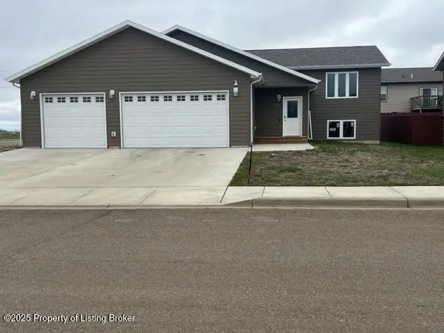 503 5th Avenue, Dickinson, ND 58601 - #1