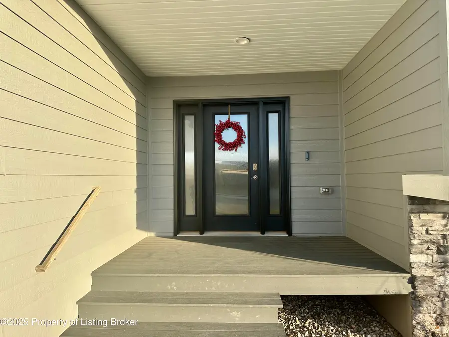 1744 Yellowstone Circle, Dickinson, ND 58601 - #2