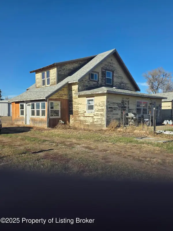 200 2nd Avenue, Hettinger, ND 58639