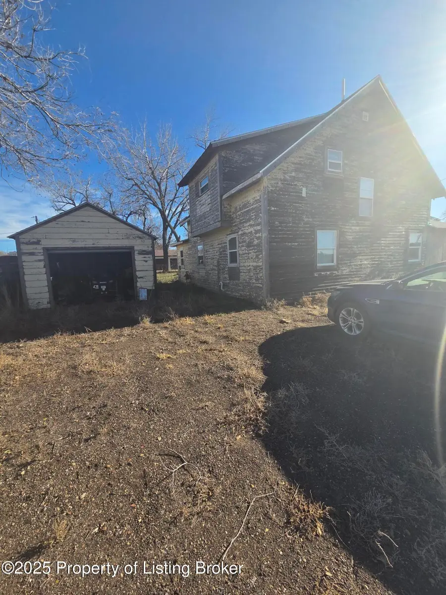 200 2nd Avenue, Hettinger, ND 58639 - #2