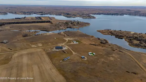 6812 E Schatz Lane, Elgin, ND 58533