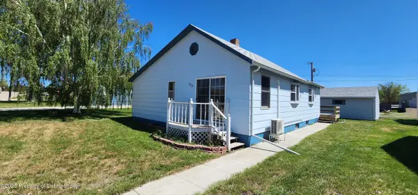 103 6th Avenue, Bowman, ND 58623