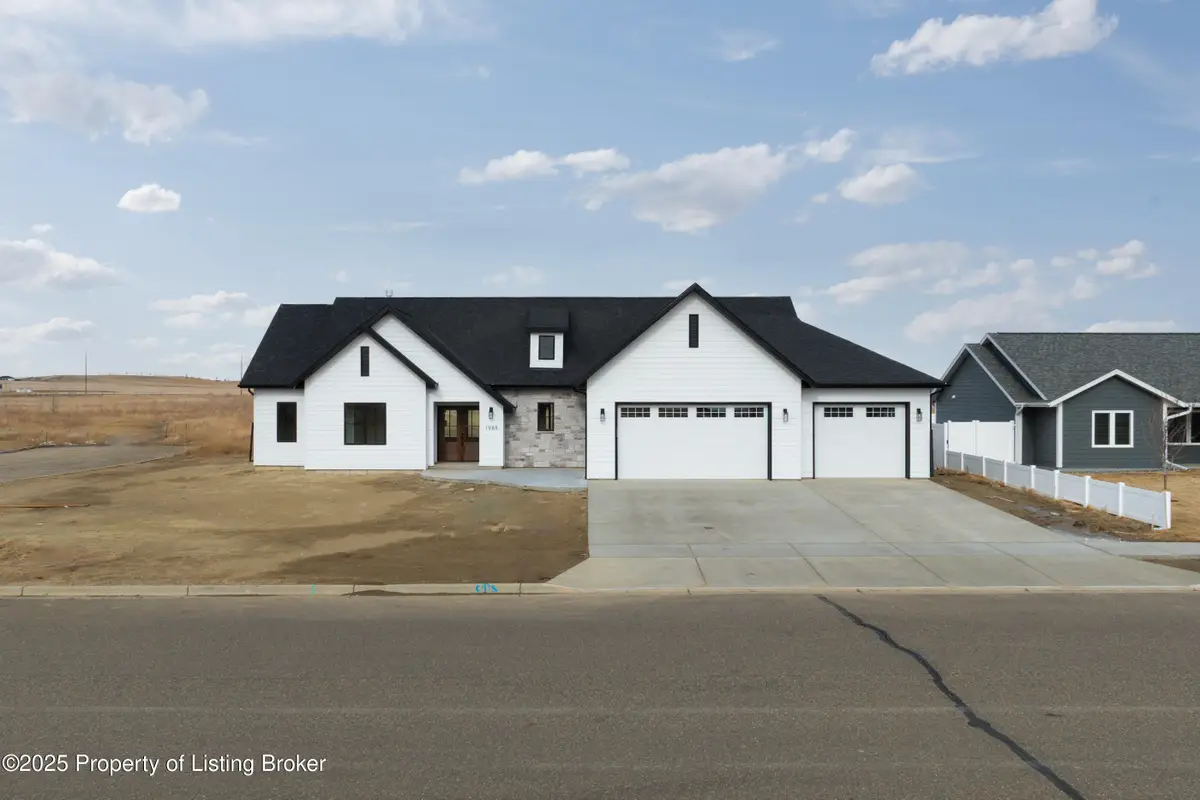 1988 Wahl Street, Dickinson, ND 58601 - #1