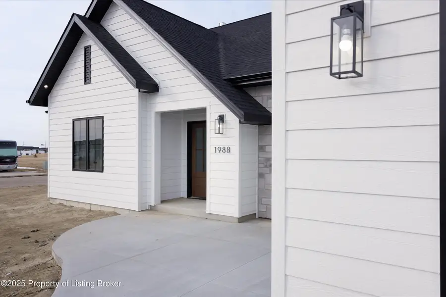 1988 Wahl Street, Dickinson, ND 58601 - #3