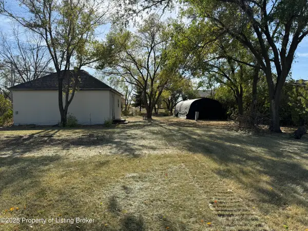 428 2nd Avenue, Arnegard, ND 58835