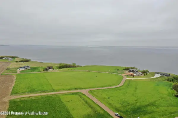 Sandstone Pt Road, Beulah, ND 58523