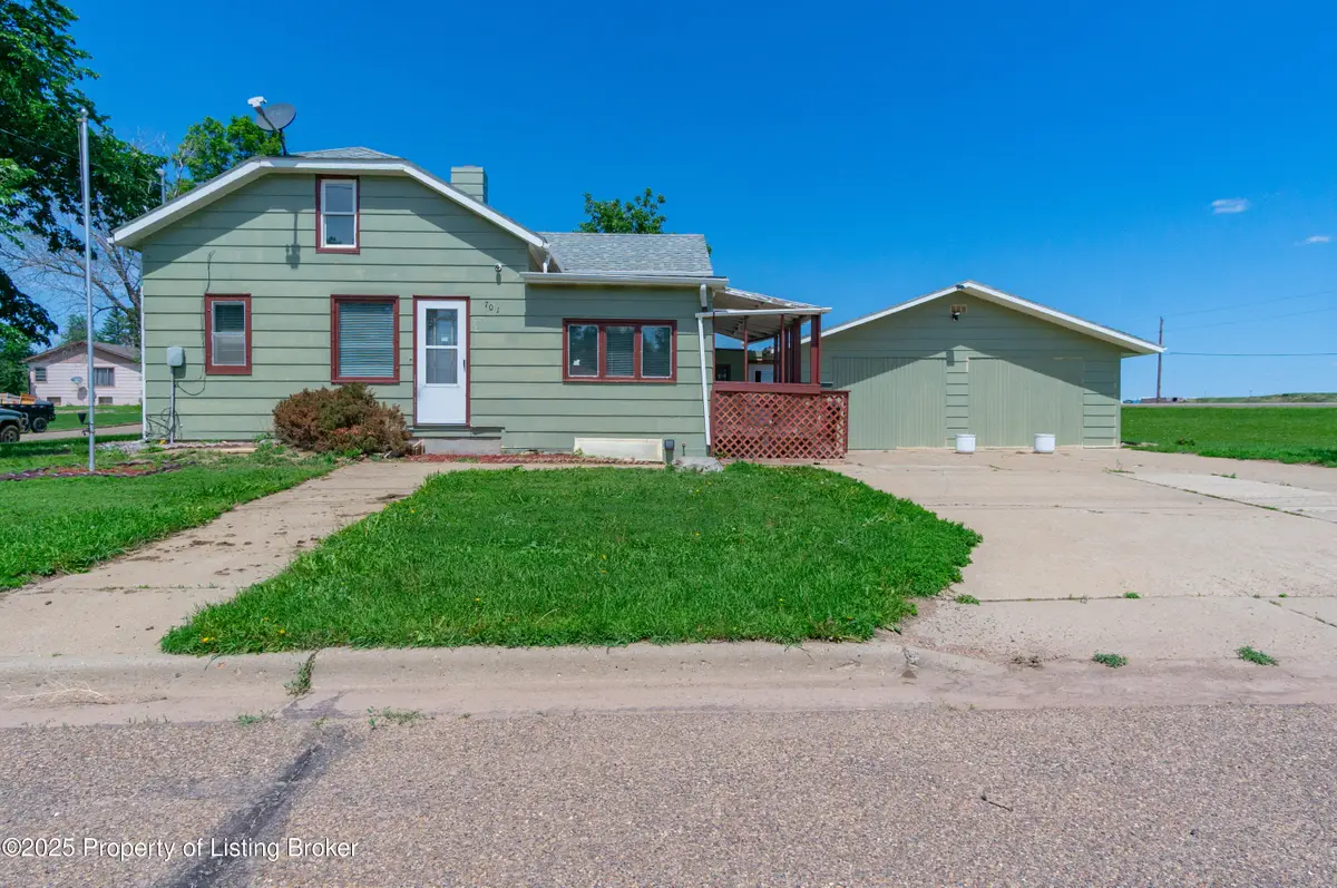 701 2nd Avenue, Belfield, ND 58622 - #1