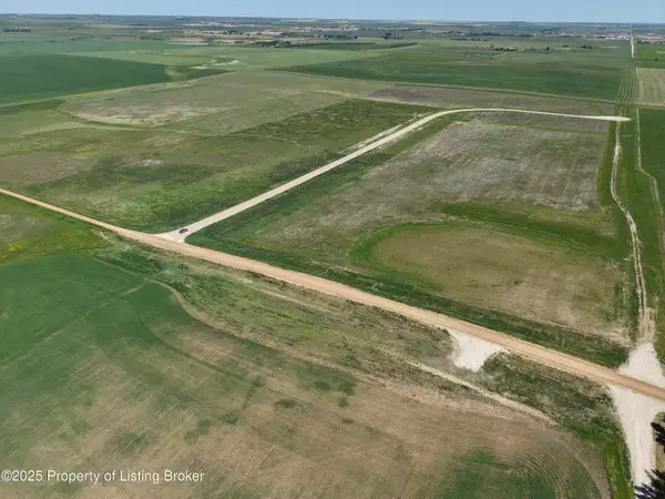 31x Street, Dickinson, ND 58601