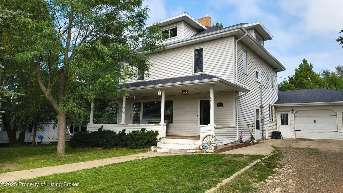604 2nd Avenue, Hettinger, ND 58639 - #1