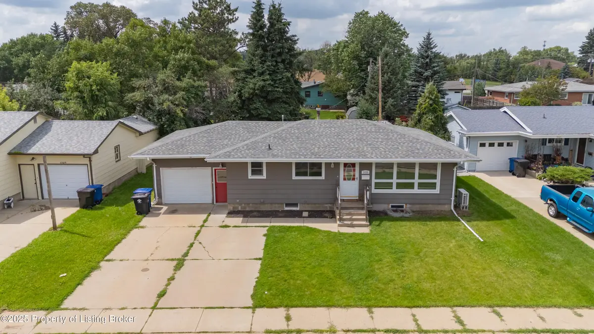 1035 Foster Drive, Dickinson, ND 58601 - #1