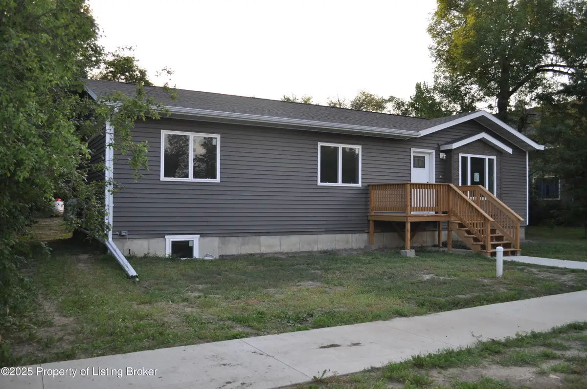 305 4th Avenue, Lemmon, SD 57638 - #1