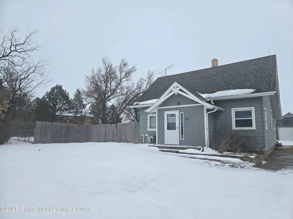 225 Main Street, New England, ND 58647 - #1