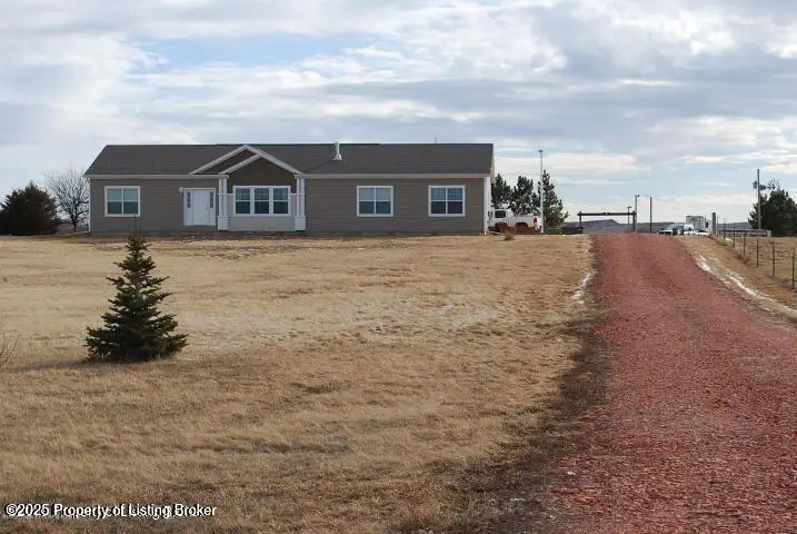 11680 39th Street Sw, Dickinson, ND 58601 - Image #1