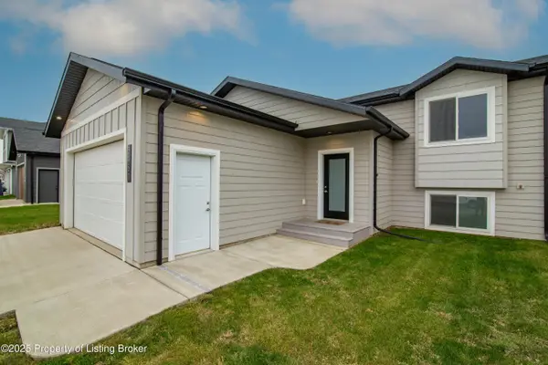 3451 Calvin Drive, Dickinson, ND 58601