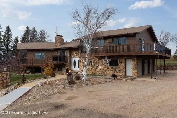 1745 37th Street E, Dickinson, ND 58601