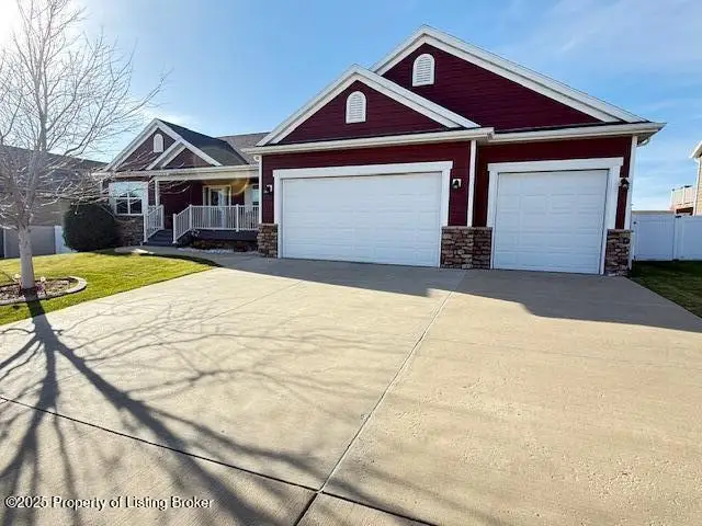 2597 Country Oak Drive, Dickinson, ND 58601 - Image #2