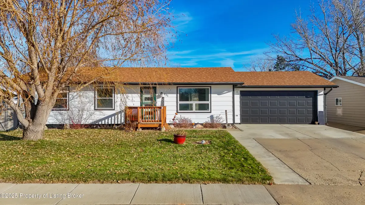 631 2nd Avenue Se, Dickinson, ND 58601 - Image #1