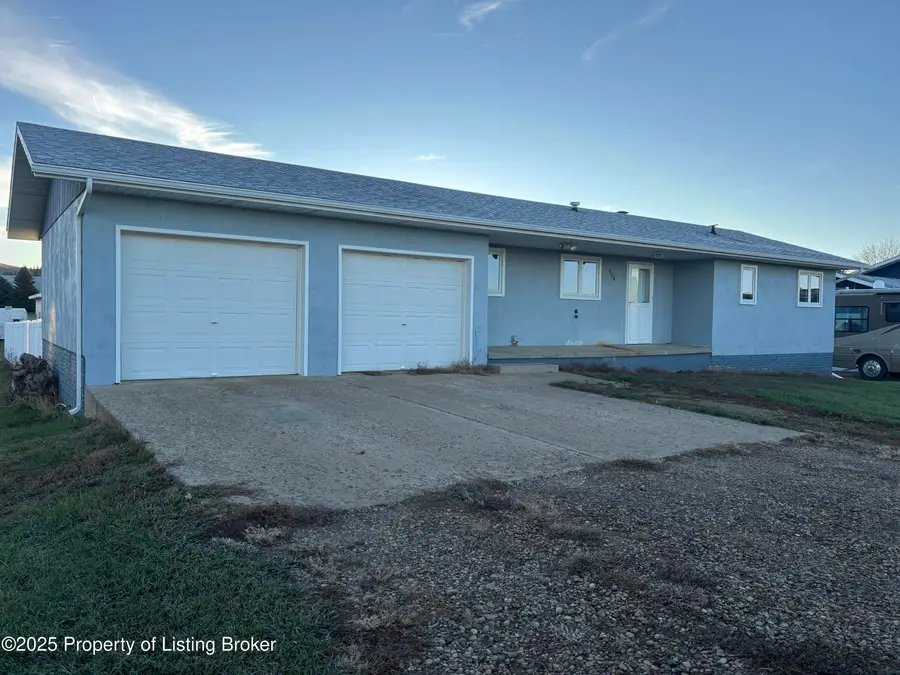 906 N Airport Road, Hettinger, ND 58639 - Image #2