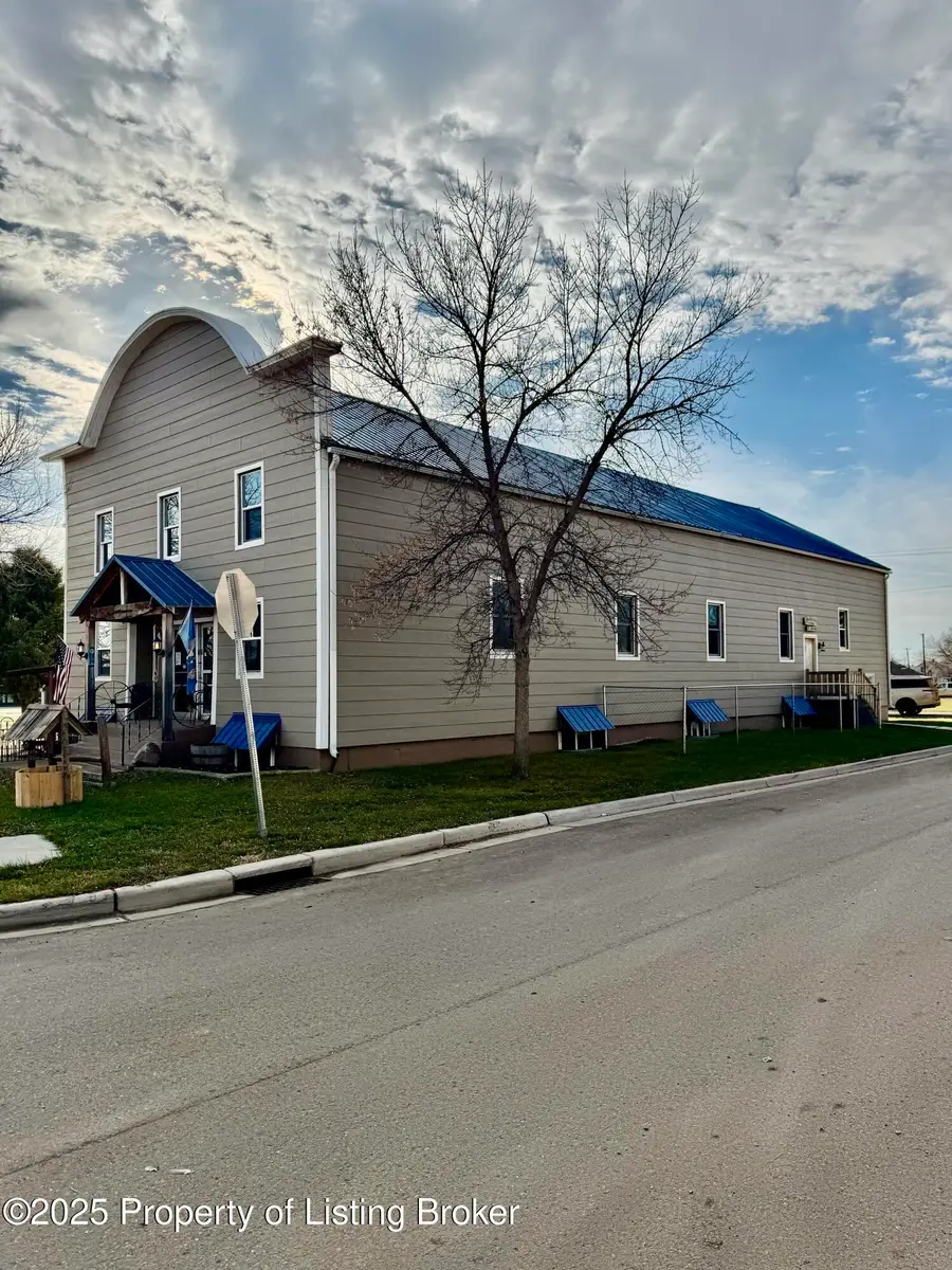 58 Central Avenue N, Dunn Center, ND 58626 - Image #2